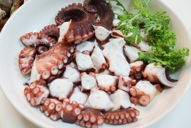 연안 특대문어 1.5kg