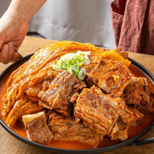 [25년 명인 레시피!] 푹~ 익은 김치뼈찜