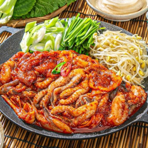 매콤해서 더 맛있는 쭈꾸미 흑돼지 볶음