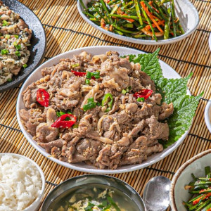[1팩 3,100원!] 연남동 기사식당 돼지불백