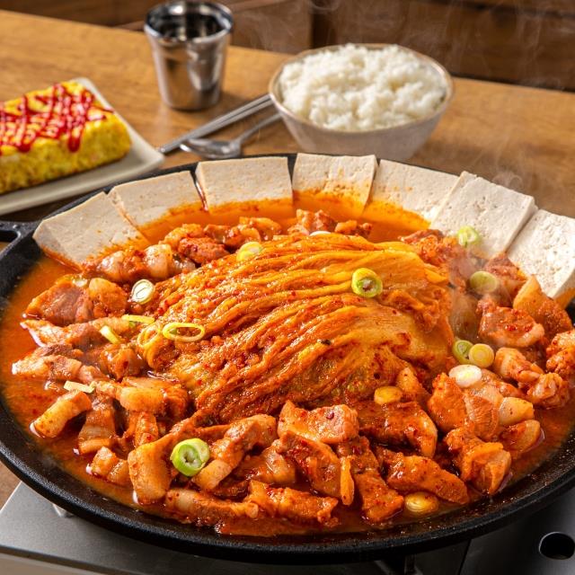 통으로 찢어드세요! 삼겹살묵은지 김치찜 1kg