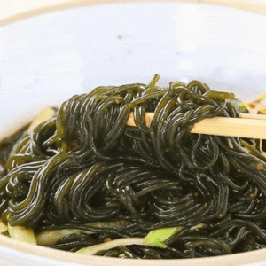 바다향을 후루룩~ 해조 국수
