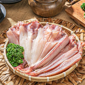 담백하고 탱탱한 반건조 성대 한채