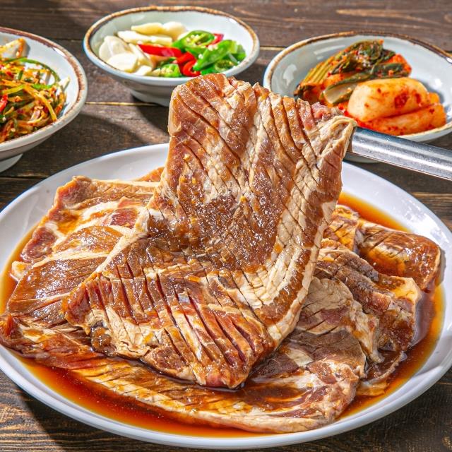 [무료배송] 수제 돼지목살왕구이 2팩 사면 1팩 더!
