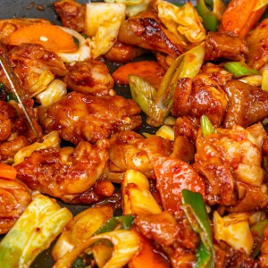신선한 닭으로 만든 진짜 춘천 닭갈비 3종