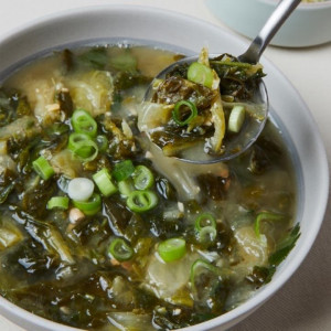 물만 넣고 끓이는 우거지 된장국! 3~4인분